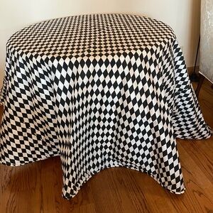 Tablecloth-90” Round Sateen Harlequin